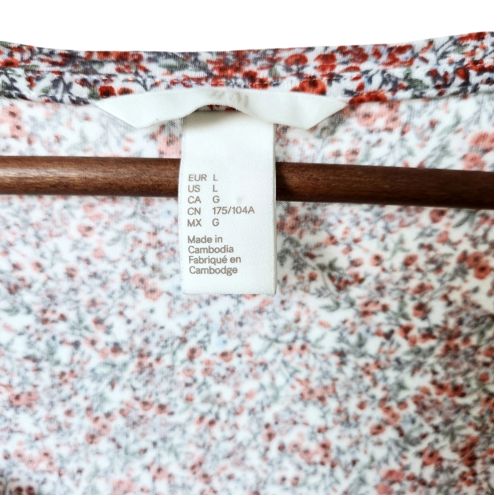 H&M Floral Print Multicolor Flutter Sleeve Knit T… - image 4